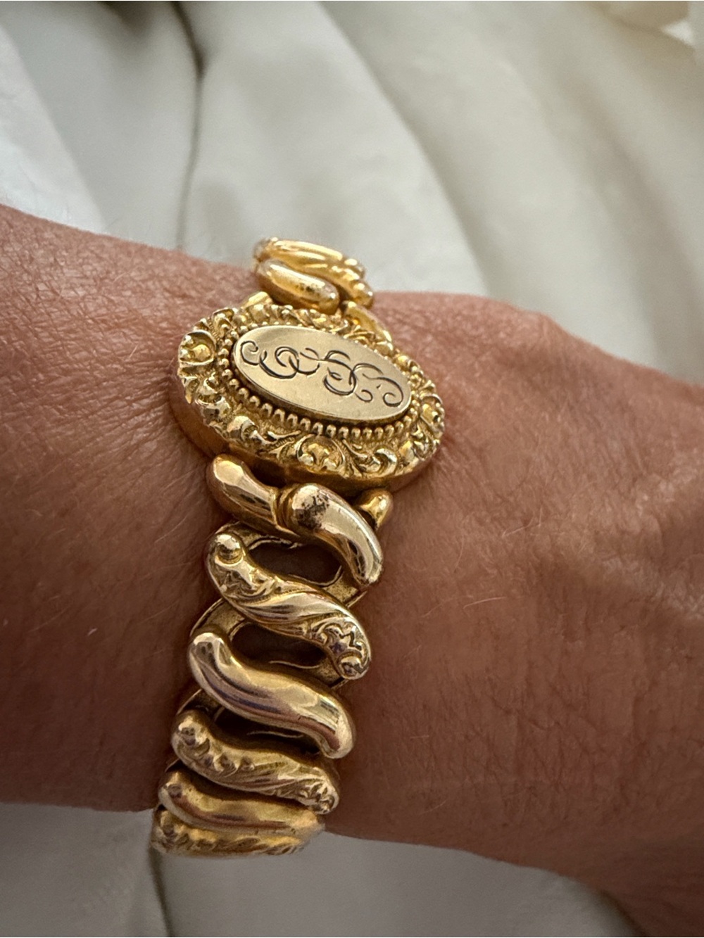 Sweetheart Loveshack   fancy vintage bracelet.